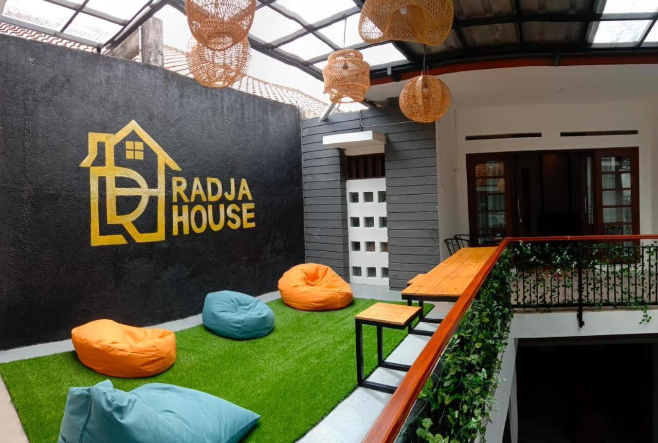 バンドゥン Radja House Cipaku Indahヴィラ エクステリア 写真
