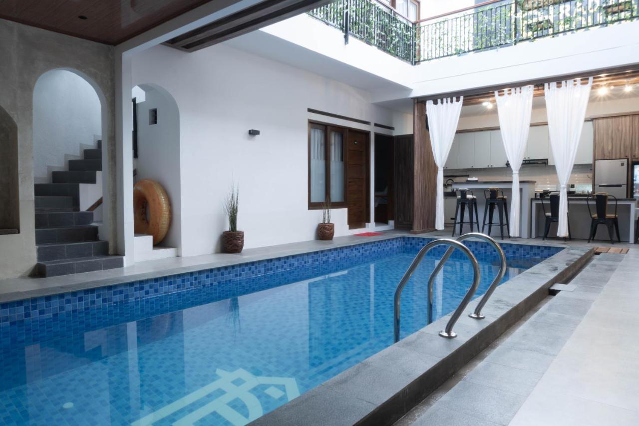 バンドゥン Radja House Cipaku Indahヴィラ エクステリア 写真