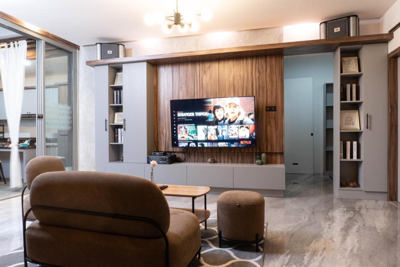 バンドゥン Radja House Cipaku Indahヴィラ エクステリア 写真